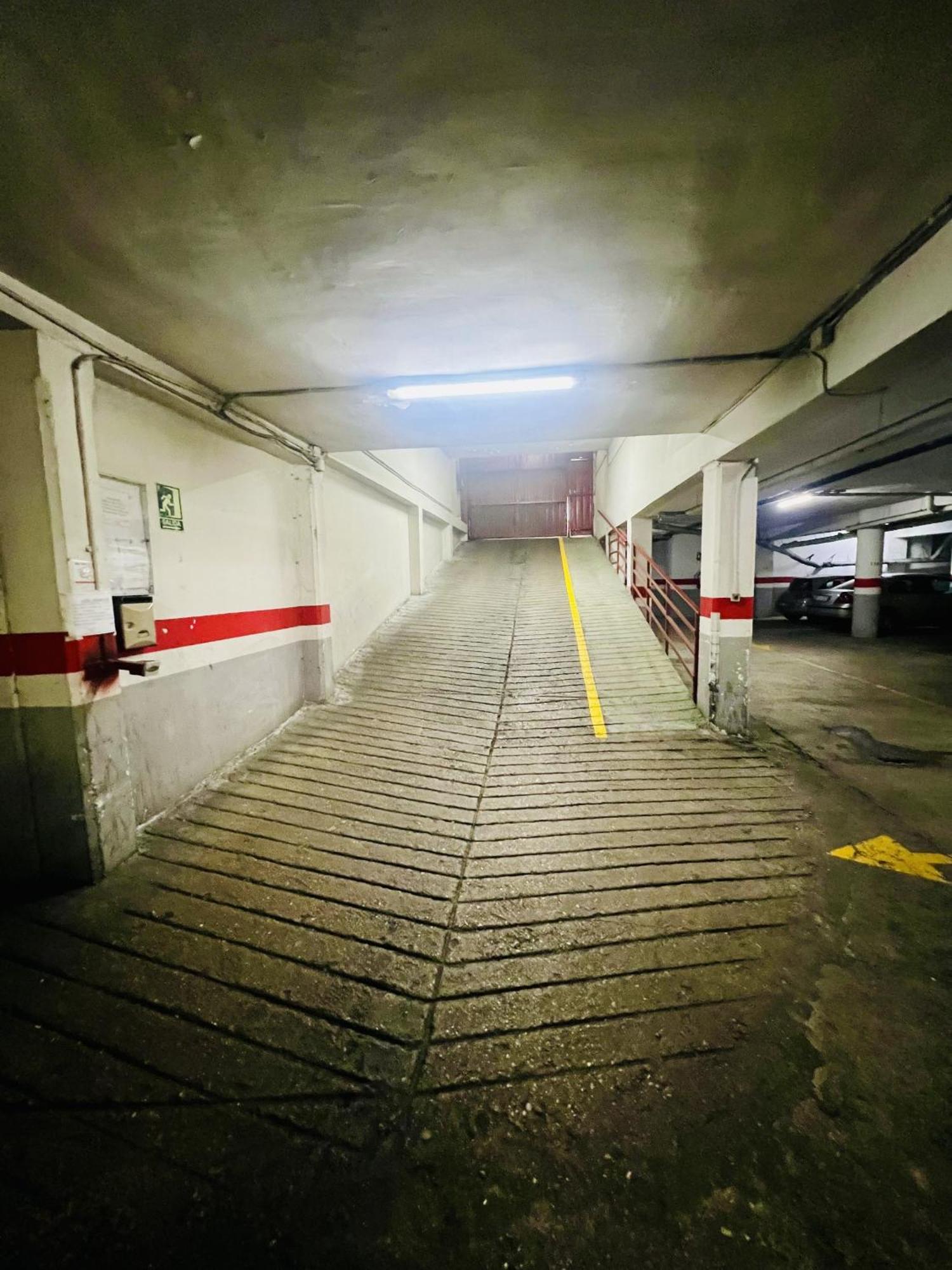 A Orillas Del Pilar Con Parking Zaragoza Exteriör bild