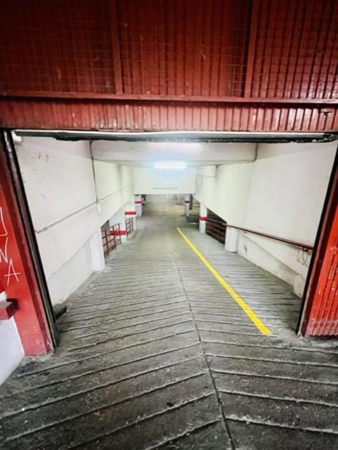 A Orillas Del Pilar Con Parking Zaragoza Exteriör bild