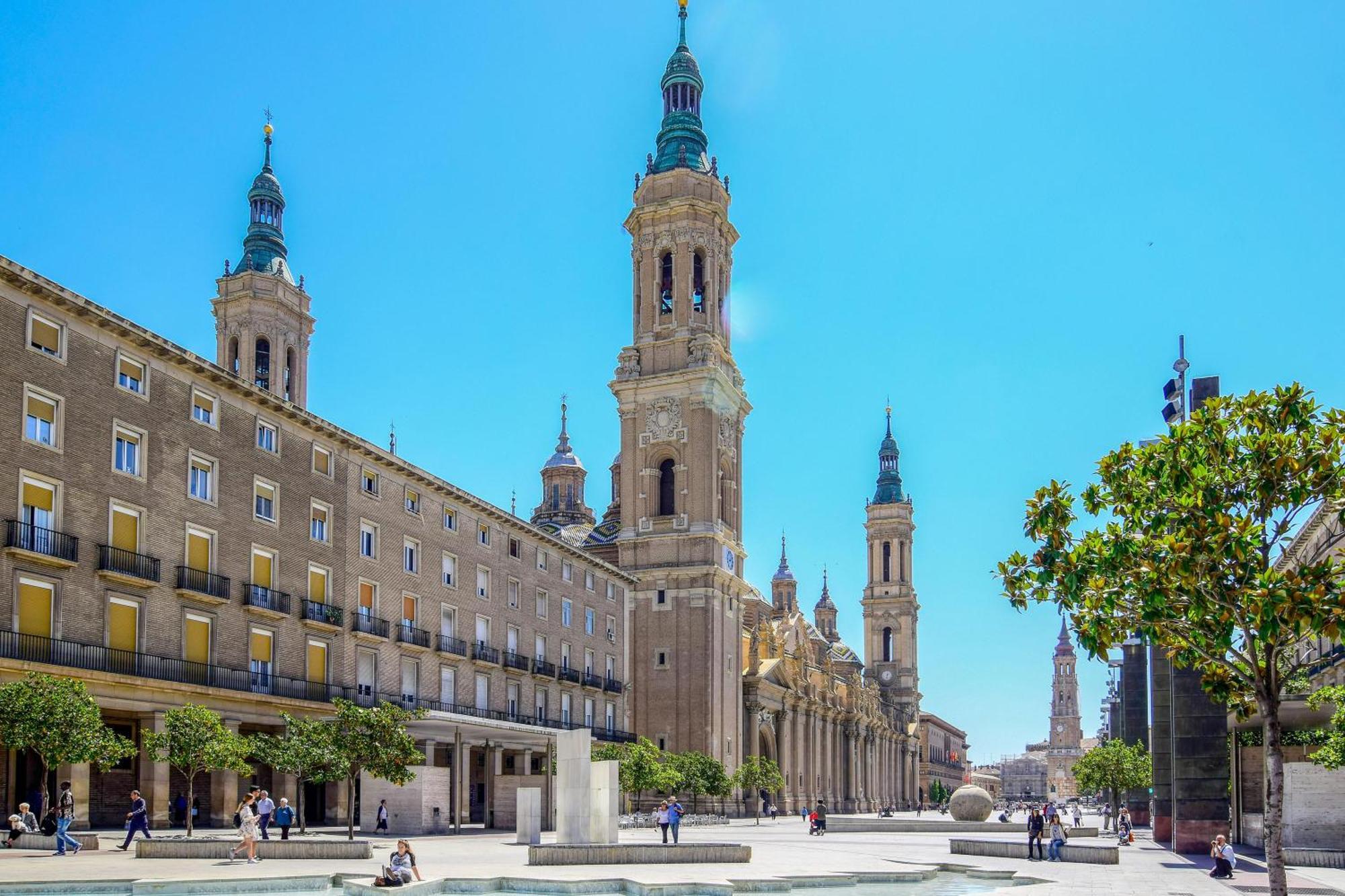 A Orillas Del Pilar Con Parking Zaragoza Exteriör bild